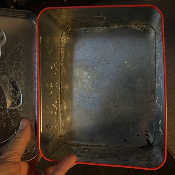 Lush butterbear tin empty green red polar bear hinged lid - Picture 4 of 6